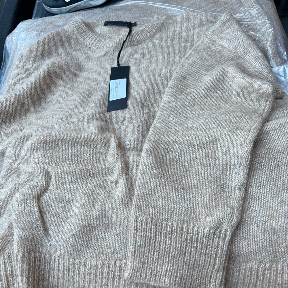 Sweater - Picture 5 of 9